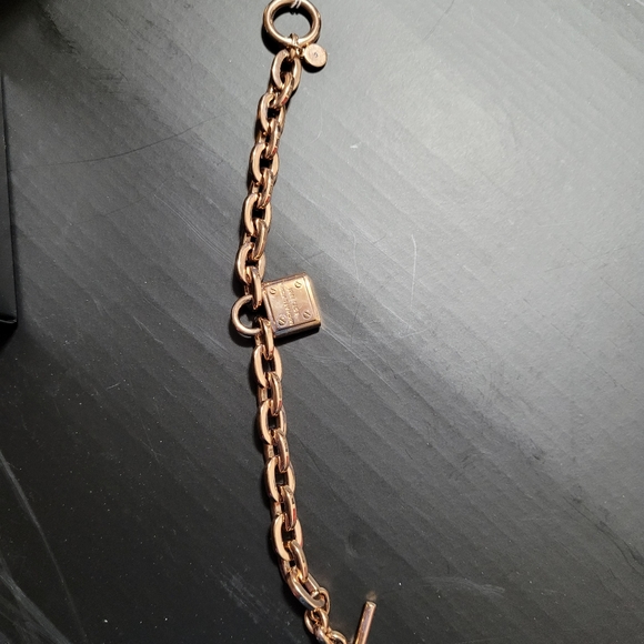 SOLD 💯% Authentic Brandnew with generic box - Picture 3 of 8